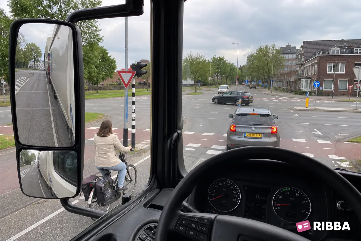 dode hoek in het verkeer