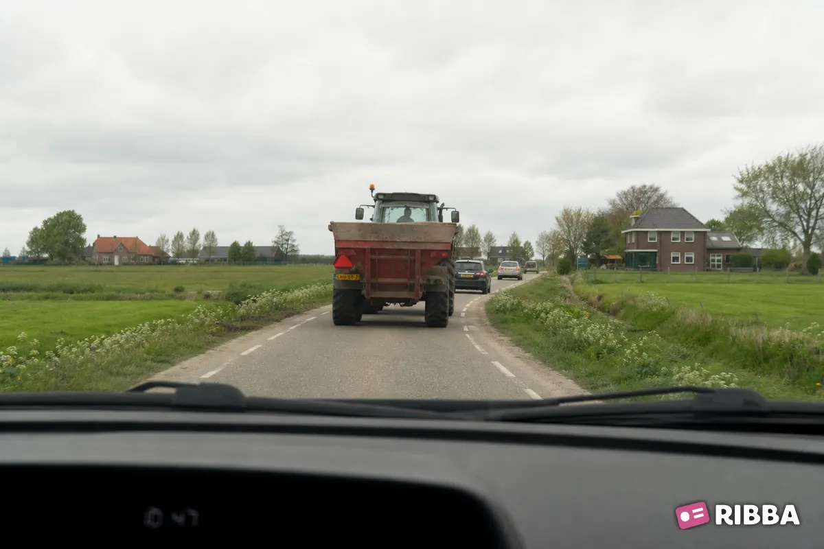 landbouwvoertuig in het verkeer