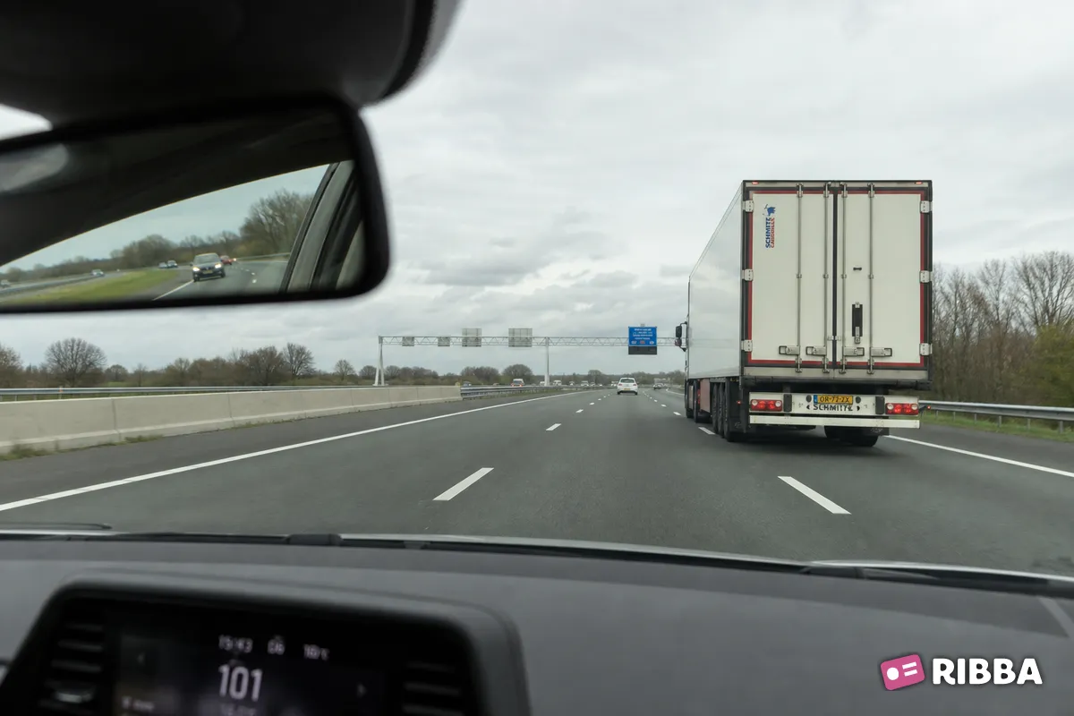 linkerrijstrook in het verkeer