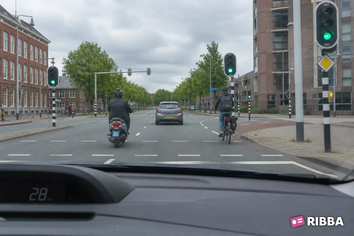 motorrijtuig in het verkeer