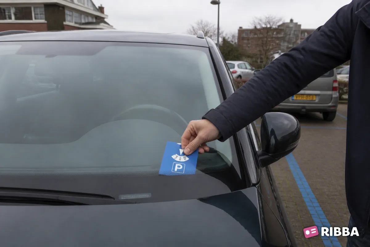 parkeerschijf in het verkeer