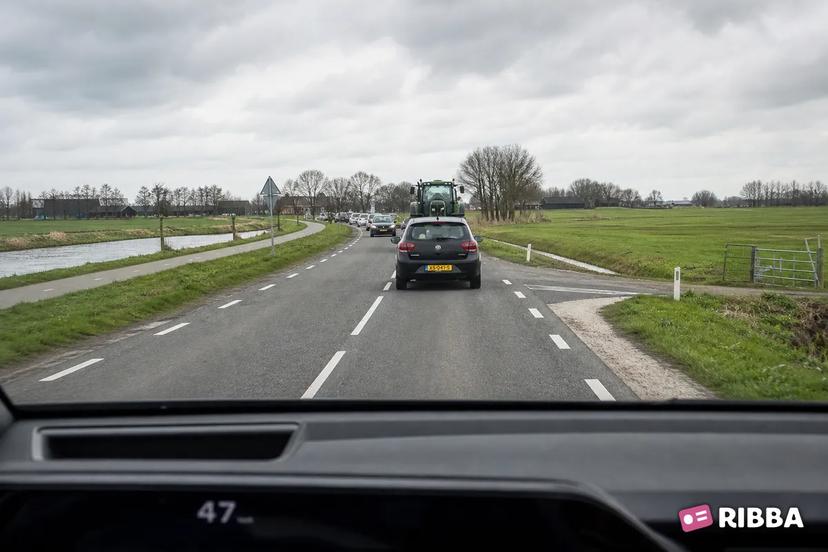 provinciale weg in het verkeer
