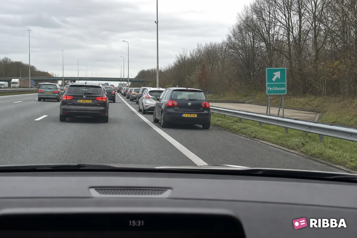spitsstrook in het verkeer