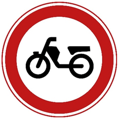 Verkeersbord C13: Gesloten voor bromfietsen, snorfietsen en gehandicaptenvoertuigen, met in werking zijnde motor
