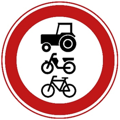 Verkeersbord C9: Gesloten voor ruiters, vee, wagens, landbouw- en bosbouwtrekkers, motorrijtuigen met beperkte snelheid, mobiele machines, brommobielen, fietsen, snorfietsen, bromfietsen en gehandicaptenvoertuigen