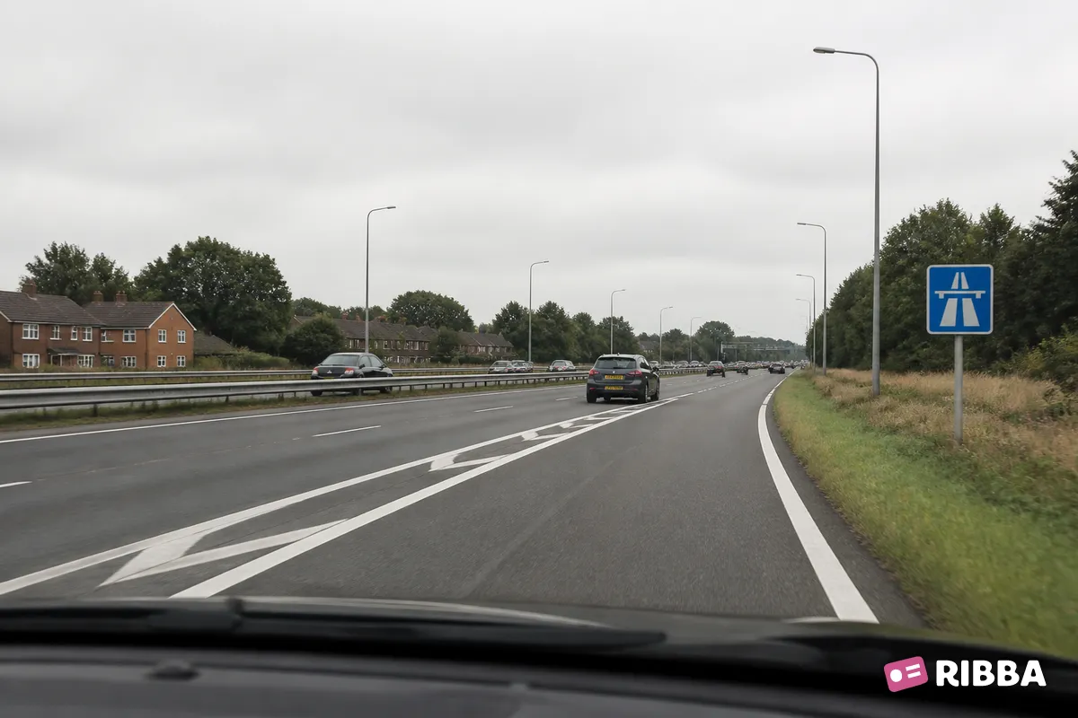 Bord G1 Autosnelweg langs een Nederlandse weg