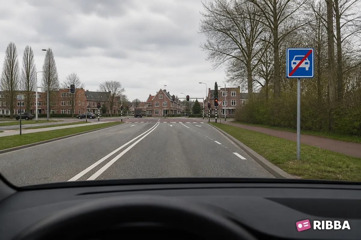 Bord G4 Einde autoweg langs een Nederlandse weg