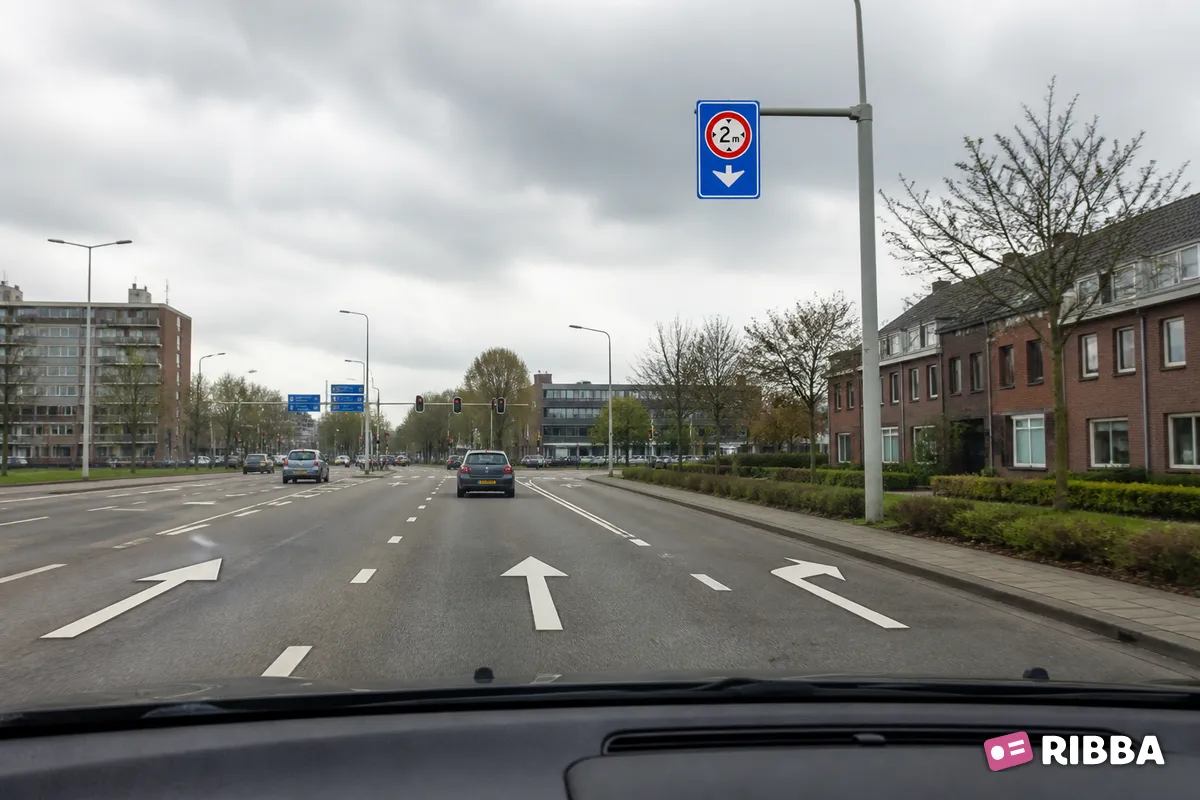 Bord L12 Verkeersbord geldt alleen voor de aangegeven rijstrook langs een Nederlandse weg